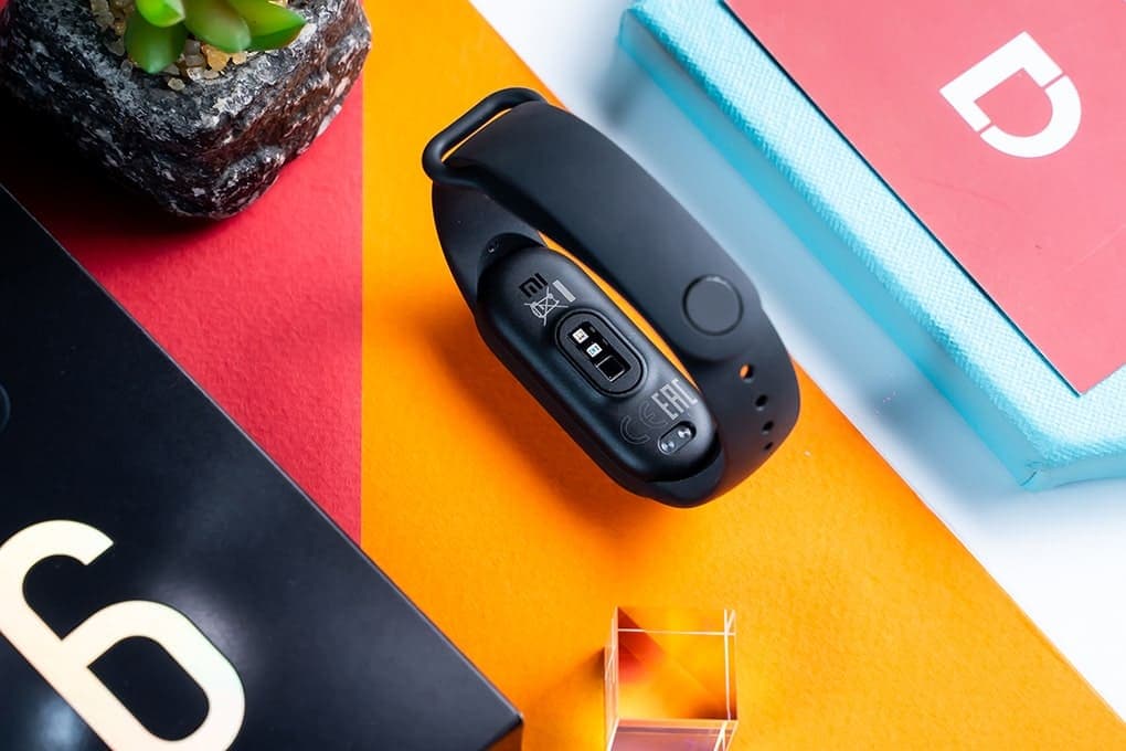 Vòng đeo tay thông minh Xiaomi Mi Band 6